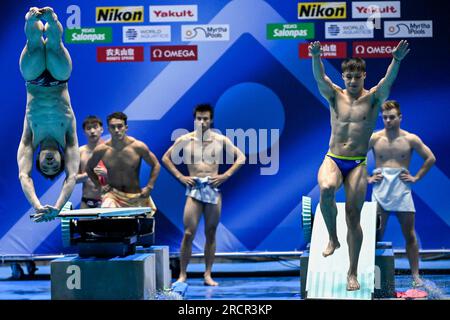Fukuoka, Japon. 16 juillet 2023. Les athlètes s’entraînent avant la finale du 1m Springboard hommes lors des 20es Championnats du monde aquatiques à la piscine préfectorale de Fukuoka à Fukuoka (Japon), le 16 juillet 2023. Crédit : Insidefoto di andrea staccioli/Alamy Live News Banque D'Images
