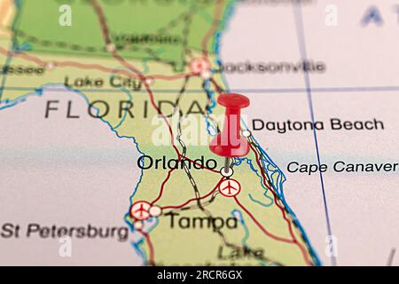 Carte Orlando. Orlando PIN map. Gros plan de la carte d'Orlando avec une épingle rouge. Carte avec pointe rouge d'Orlando en Floride. ÉTATS-UNIS. Banque D'Images