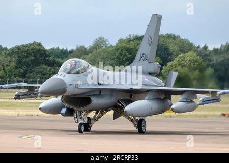 Le F-16AM Fighting Falcon de la Royal Netherlands Air Force arrive au Fairford International Air Tattoo 2023 Banque D'Images