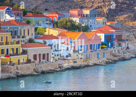L'île de Chalki, l'une des îles les plus charmantes du Dodécanèse de Grèce, près de Rhodes. Banque D'Images