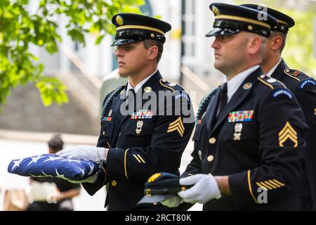 Le 54th Massachusetts Volunteer Regiment, sélectionné Garde d'honneur participant officiellement à la cérémonie honorant la vie de George Washington Dugan. Banque D'Images