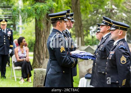 Le 54th Massachusetts Volunteer Regiment, sélectionné Garde d'honneur participant officiellement à la cérémonie honorant la vie de George Washington Dugan. Banque D'Images