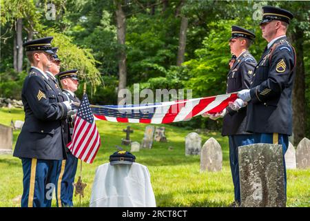 Le 54th Massachusetts Volunteer Regiment, sélectionné Garde d'honneur participant officiellement à la cérémonie honorant la vie de George Washington Dugan. Banque D'Images