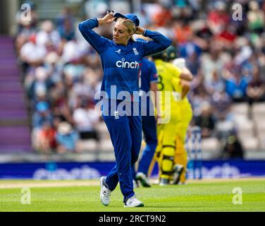 SOUTHAMPTON, ROYAUME-UNI. 16 juillet 2023. Sarah Glenn d'Angleterre pendant England Women v Australia Women - 2nd ODI - The Women's Ashes 2023 à l'Ageas Bowl le dimanche 16 juillet 2023 à SOUTHAMPTON EN ANGLETERRE. Crédit : Taka Wu/Alamy Live News Banque D'Images