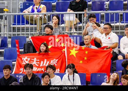 Fukuoka, Japon. 17 juillet 2023. FUKUOKA, JAPON - JUILLET 17 : fans de la Chine lors du match masculin des Championnats du monde aquatiques 2023 Canada ET Chine le 17 juillet 2023 à Fukuoka, Japon (photo Albert Ten Hove/Orange Pictures) crédit : Orange pics BV/Alamy Live News Banque D'Images