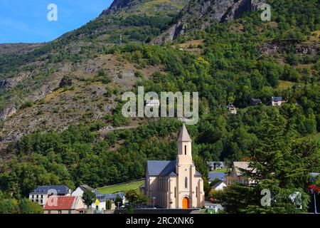 Village de montagne Gedre dans la commune Gavarnie-Gedre dans les Hautes-Pyrénées, France. Banque D'Images