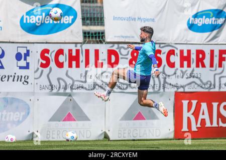 Zell am See, Autriche. 17 juillet 2023. Football : 2e Bundesliga, camp d'entraînement Hertha BSC, Marco Richter de Hertha donne un coup de pied au ballon. Crédit : Tim Rehbein/dpa/Alamy Live News Banque D'Images