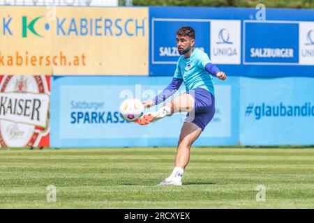 Zell am See, Autriche. 17 juillet 2023. Football : 2e Bundesliga, camp d'entraînement Hertha BSC, Marco Richter de Hertha donne un coup de pied au ballon. Crédit : Tim Rehbein/dpa/Alamy Live News Banque D'Images