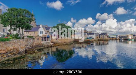 Scènes de Stromness, y compris le port, les pierres de Stenness et l'anneau de Bordgar. Orkney Banque D'Images