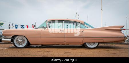 Lelystad, pays-Bas, 18.06.2023, Vintage Cadillac Sedan de ville de 1959 à la Journée nationale Oldtimer Banque D'Images