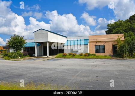 Extérieur d'un bâtiment commercial libre à vendre ou à louer Banque D'Images