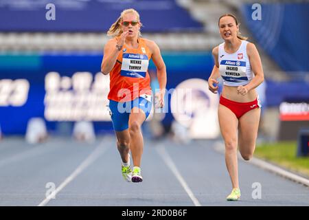 Paris, France. 17 juillet 2023. PARIS, FRANCE - 17 JUILLET : Nienke Timmer des pays-Bas en compétition dans la finale du 100m T35 féminin le jour 10 des Championnats du monde de para-athlétisme Paris 2023 au Stade Charlety le 17 juillet 2023 à Paris, France. (Photo de Marcus Hartmann/Agence BSR) crédit : Agence BSR/Alamy Live News Banque D'Images