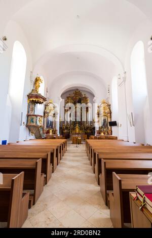 Nef de l'église baroque (construite en 1754) de Szent Mauriciusz Monostor (monastère Saint-Maurice), Bakony, Bakonybel, Hongrie Banque D'Images