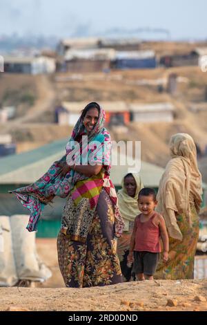 Réfugiés Rohingyas au centre de transit de Kutupalong le 16 avril 2018 à Cox's Bazar, Bangladesh. Banque D'Images