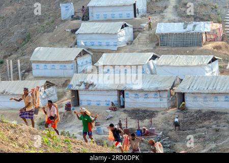 Réfugiés Rohingyas au centre de transit de Kutupalong le 16 avril 2018 à Cox's Bazar, Bangladesh. Banque D'Images