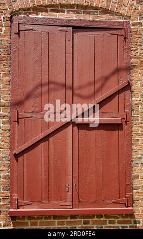 Couvre-fenêtres. À l'origine connue sous le nom d'Old Green Hill Church, St. L'église épiscopale de Bartholomew est située près de Quantico, Maryland USA. Banque D'Images