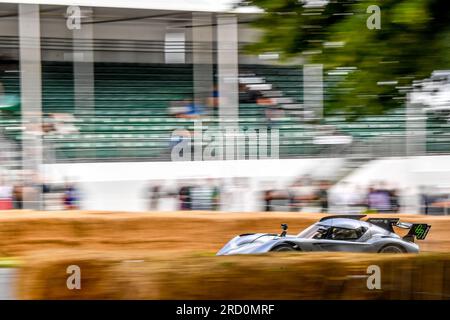 Goodwood, Royaume-Uni. 16 juillet 2023. Le McMurtry prend la colline au Goodwood Festival of Speed au Goodwood circuit, Goodwood, Royaume-Uni, le 16 juillet 2023. Photo de Phil Hutchinson. Usage éditorial uniquement, licence requise pour un usage commercial. Aucune utilisation dans les Paris, les jeux ou les publications d'un seul club/ligue/joueur. Crédit : UK Sports pics Ltd/Alamy Live News Banque D'Images