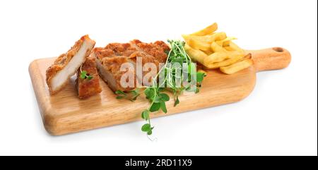 Délicieux schnitzel coupé avec frites et microgreens sur fond blanc Banque D'Images