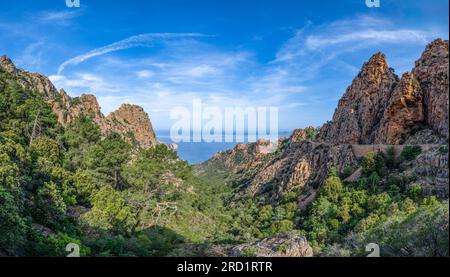 Vues côtières près de la ville de Porto à l'île de Corse, côte ouest, France Banque D'Images