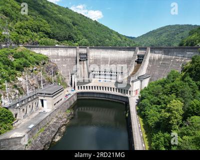 Barrage hydro-électrique du Chastang EDF France drone,aérien Banque D'Images