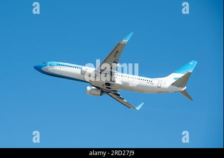 Buenos Aires, Argentine - 15 mai 2023 : Boeing 737 800 d'Aerolineas Argentinas sur l'aire de trafic de l'aérodrome Jorge Newbery à Buenos Aires. C'est le na Banque D'Images