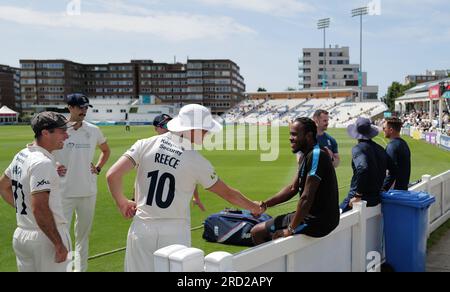 Le joueur de cricket du Sussex et de l'Angleterre Jofra Archer est revenu à l'entraînement au County Ground à Hove après avoir été absent en raison d'une blessure. 10 juillet 2023 Banque D'Images