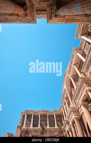 Manisa, Turquie - 14 juillet 2023 : les ruines du gymnase de l'ancienne ville de Sardes, capitale de l'État lydien, sont situées dans la ville de Sart Banque D'Images