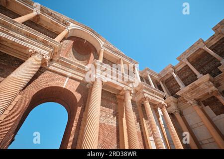 Manisa, Turquie - 14 juillet 2023 : les ruines du gymnase de l'ancienne ville de Sardes, capitale de l'État lydien, sont situées dans la ville de Sart Banque D'Images