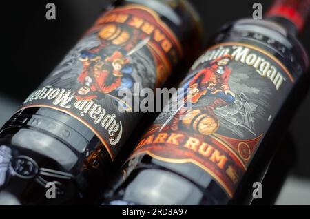 LONDRES, Royaume-Uni - 06 JUILLET Captain Morgan Dark Rum est fabriqué à partir d'un mélange secret de rhums des Caraïbes exquis et d'épices exotiques Banque D'Images