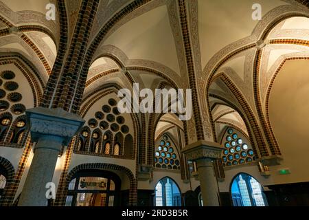 Intérieur du palais épiscopal d'Astorga conçu par le célèbre architecte moderniste catalan Antoni Gaudí. Astorga (León), Espagne. Banque D'Images