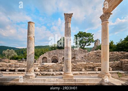 Mugla, Turquie - 20 juillet 2023 : vestiges architecturaux de l'ancienne ville de Stratonikeia Banque D'Images