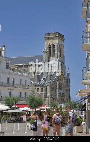 Biarritz, France, juillet, 2023 (glise Sainte-Eugnie de Biarritz) Église Sainte-Eugénie de Biarritz place de Saint Eugénie, vieille ville de Biarritz. Banque D'Images