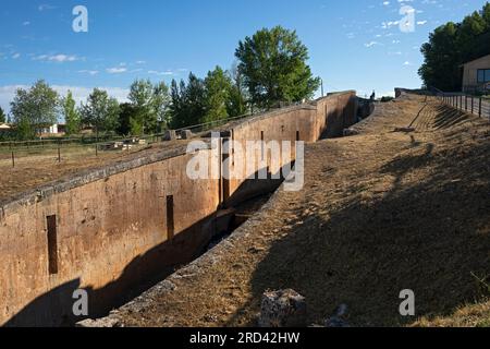 Europe, Espagne, Castille-et-León, Fromista, Esclusa Cuádruple (écluse quadruple) déclassée sur le Canal de Castilla (Canal de Castille) Banque D'Images