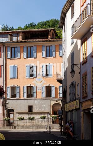 Rue à Castellane, route Napoleon, Gorges du Verdon, Alpes-de-haute-Provence, Provence-Alpes-Côte d’Azur, France, Banque D'Images