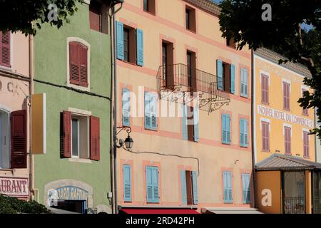 Rue à Castellane, route Napoleon, Gorges du Verdon, Alpes-de-haute-Provence, Provence-Alpes-Côte d’Azur, France, Banque D'Images