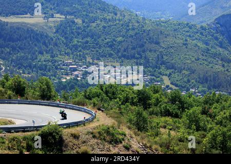 Route montagneuse D4085 depuis Castellane sur la route Napolean, Gorges du Verdon, Alpes-de-haute-Provence, Provence-Alpes-Côte d’Azur, France Banque D'Images