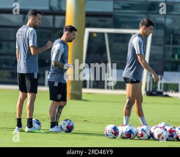 Fort Lauderdale, États-Unis. 18 juillet 2023. Lionel Messi participe à sa première séance d’entraînement majeure avec l’équipe Inter Miami CF au DRV Pink Stadium à fort Lauderdale, Floride, le mardi 18 juillet 2023. Photo de Gary I Rothstein/UPI. Crédit : UPI/Alamy Live News Banque D'Images