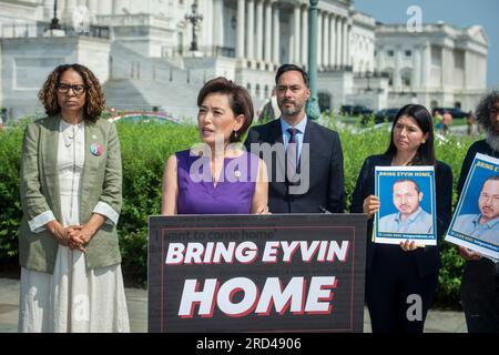 Le représentant des États-Unis Young Kim (républicain de Californie) propose des remarques pour appeler à la libération de l'avocat de Los Angeles Eyvin Hernandez au Capitole des États-Unis à Washington, DC, mardi 18 juillet 2023. M. Hernandez est détenu au Venezuela depuis mars 2022. Crédit : Rod Lamkey/CNP/MediaPunch Banque D'Images