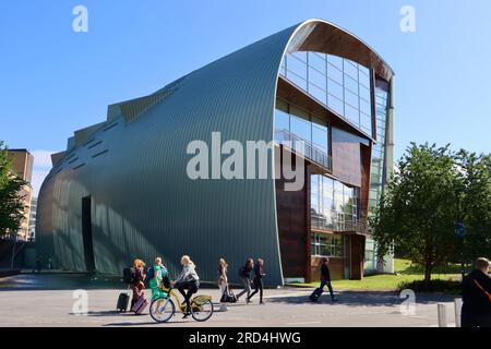 Musée d'art contemporain Kiasma sur Mannerheimintie dans le centre d'Helsinki, Finlande Banque D'Images