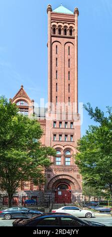 Bedford Stuyvesant : monument historique Boys High School, roman avec enthousiasme, conçu par le même architecte que la Girls High School voisine. Banque D'Images