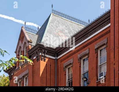 Bedford Stuyvesant : monument historique Girls High School, gothique victorien, conçu par le même architecte que le Boys High School à proximité. Banque D'Images