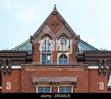 Bedford Stuyvesant : monument historique Girls High School, gothique victorien, conçu par le même architecte que le Boys High School à proximité. Banque D'Images