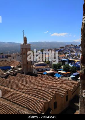 Une vue sur la ville bleue de Chefchaouen au maroc Banque D'Images