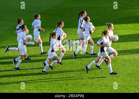 Leuven, Belgique. 18 juillet 2023. Cérémonie d'ouverture photographiée avant un match de football féminin entre les équipes nationales féminines de moins de 19 ans de Belgique et des pays-Bas lors du tournoi final de L'UEFA féminin des moins de 19 ans lors de la première journée de match dans le groupe A le mardi 18 juillet 2023 à Leuven, Belgique . Crédit : Sportpix/Alamy Live News Banque D'Images