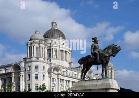 Port of Liverpool Building, King Edward VII Equestrian Monument, Liverpool, Angleterre, Royaume-Uni Banque D'Images