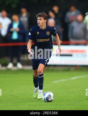 18 juillet 2023 ; New Dundas Park, Bonnyrigg, Midlothian, Écosse : Scottish Viaplay Cup Group E football, Bonnyrigg Rose versus Dundee ; Owen Beck de Dundee Banque D'Images