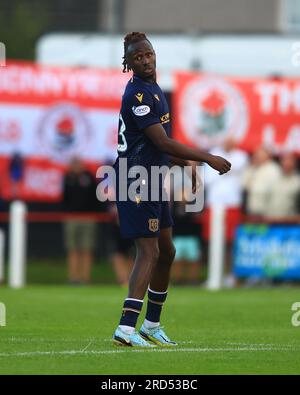 18 juillet 2023 ; New Dundas Park, Bonnyrigg, Midlothian, Écosse : Scottish Viaplay Cup Group E football, Bonnyrigg Rose versus Dundee ; New Dundee signant Malachi Boateng Banque D'Images