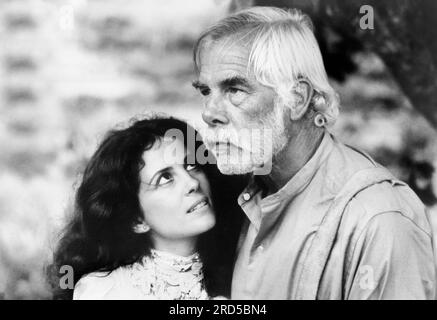 Barbara Parkins, Lee Marvin, sur le tournage du film britannique, 'Shout at the Devil', Hemdale, American International Pictures, 1976 Banque D'Images