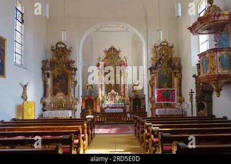 St. John Nepomuk Catholic Church, art sacré, autel, stands de chœur, chaire, Wilflingen, paroisse de Langenenslingen, Baden-Wuerttemberg, Allemagne Banque D'Images