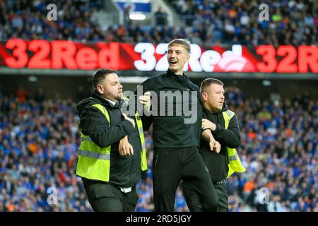 Glasgow, Royaume-Uni. 18 mai 2023. Un match de témoignage entre les Rangers et Newcastle United, a eu lieu à Ibrox Park, Glasgow, Royaume-Uni, la maison des Rangers FC, pour Allan McGregor, (surnommé Greegsy) le gardien de but des Rangers qui prend sa retraite. Allan McGregor a fait ses débuts en équipe première en février 2002 et a joué 500 matchs pour les Rangers. Il a fait partie de 6 titres de ligue, 5 équipes gagnantes de coupe de ligue et a également joué un rôle clé dans l'obtention des finales de coupe de l'UEFA et de l'Europa League en 2008 et 2022. Crédit : Findlay/Alamy Live News Banque D'Images